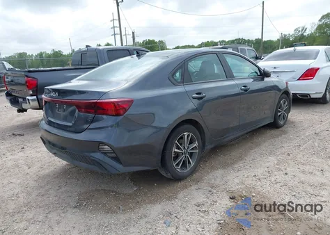 2023 Kia Forte Lxs z USA, uszkodzony, nr VIN 3KPF24AD6PE649011